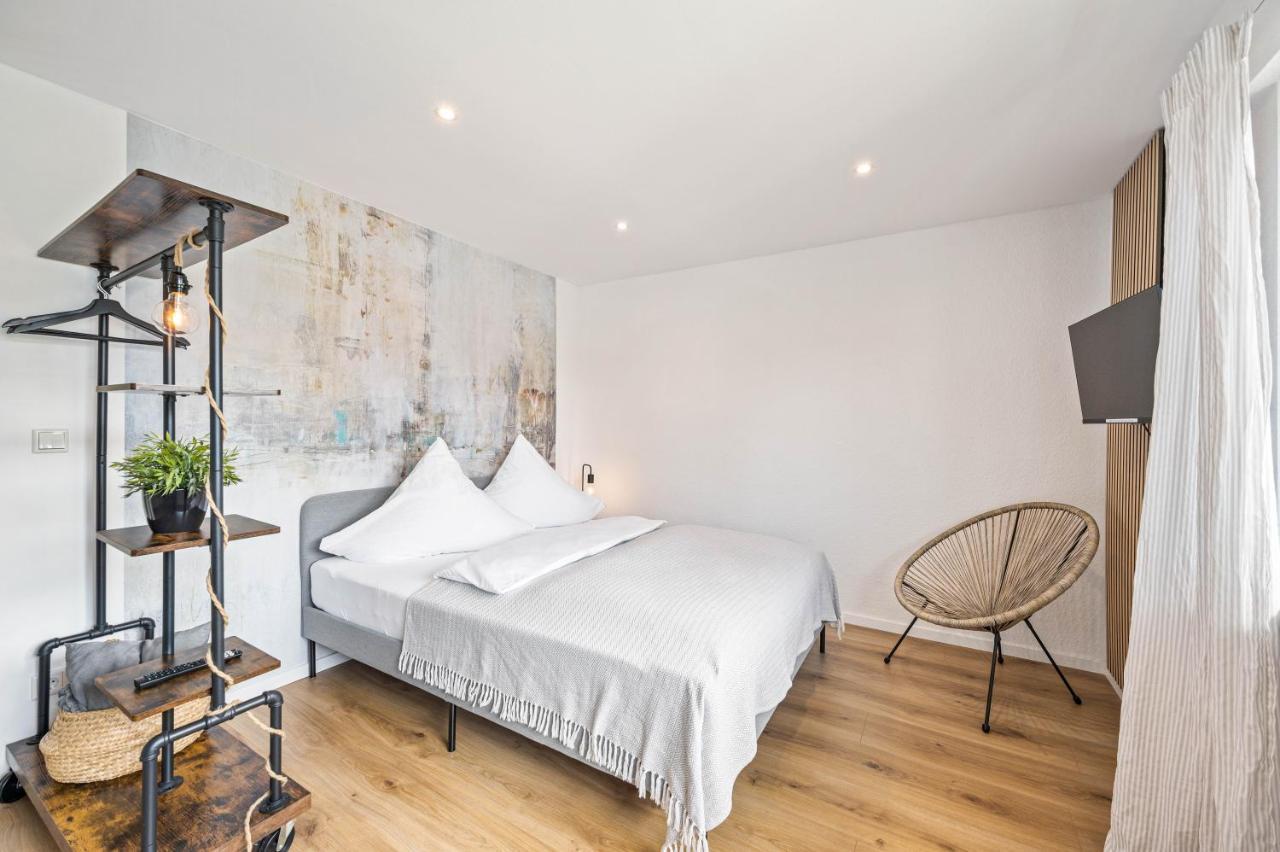 Ruhiges Und Zentrales Apartment In Huettenfeld Lampertheim Bagian luar foto