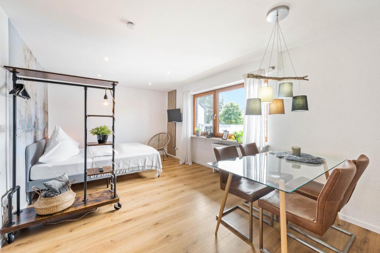 Ruhiges Und Zentrales Apartment In Huettenfeld Lampertheim Bagian luar foto