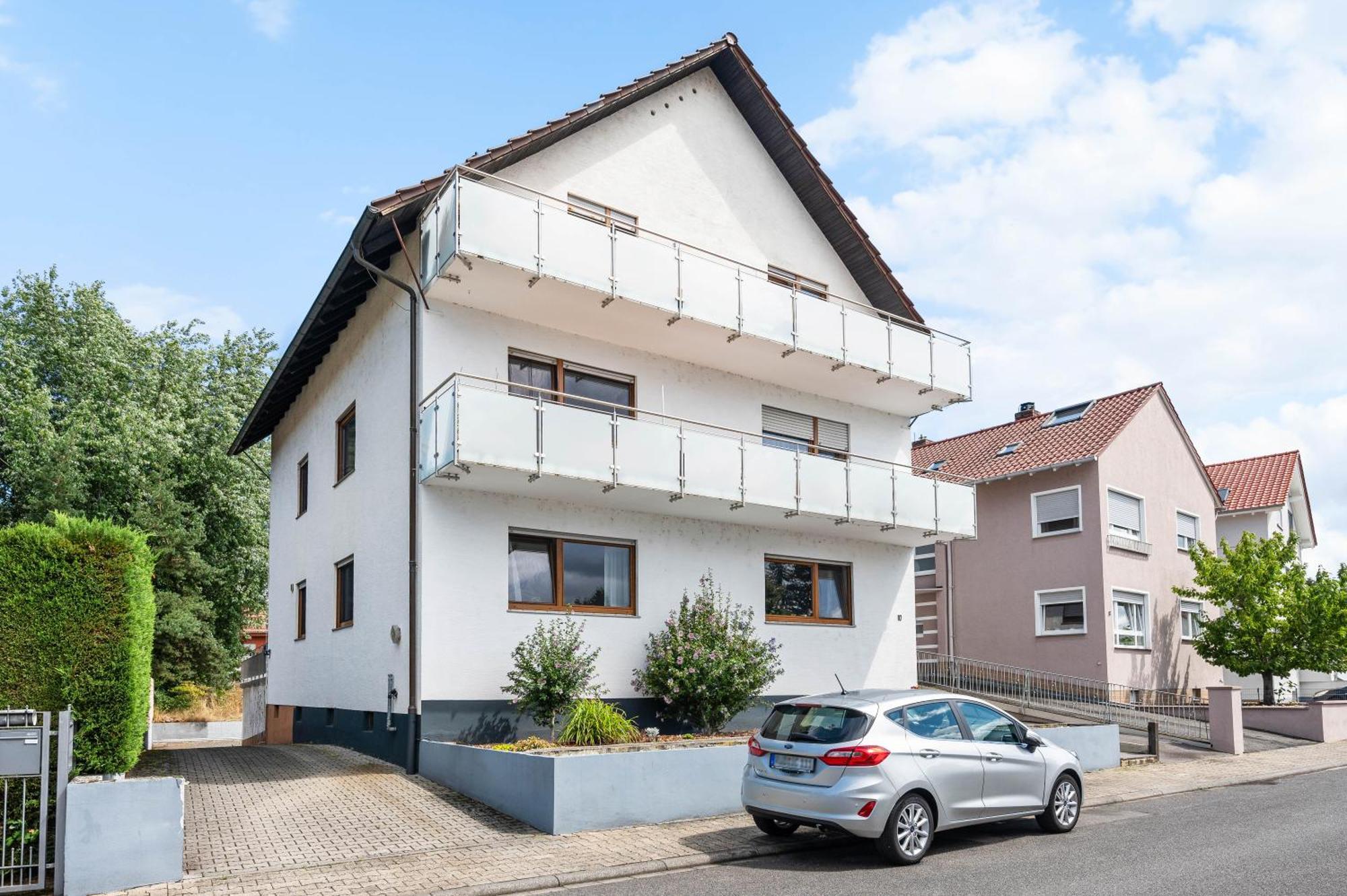 Ruhiges Und Zentrales Apartment In Huettenfeld Lampertheim Bagian luar foto